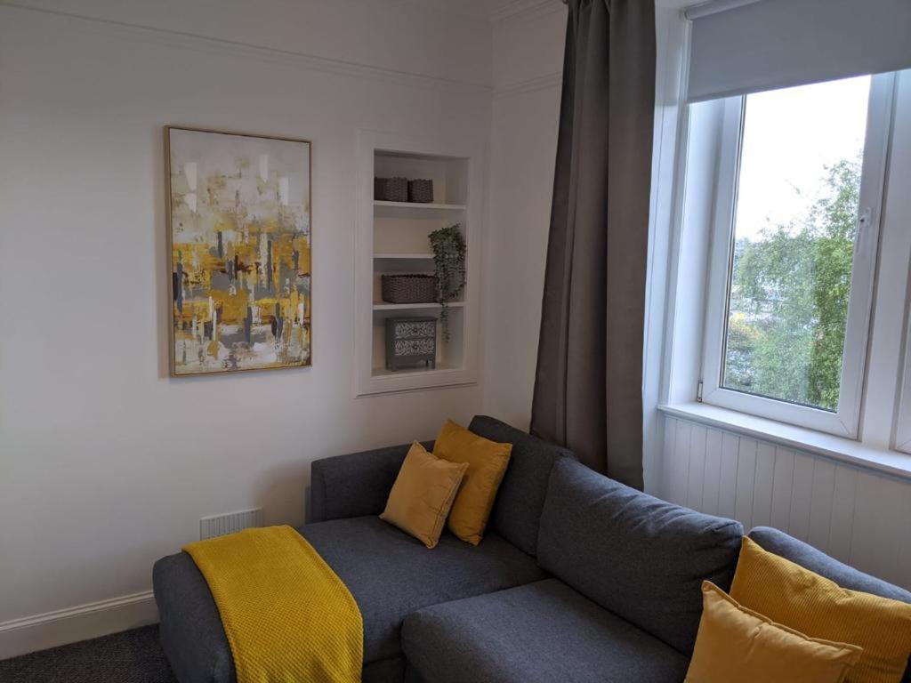Glenclova - No 5 Bellyeoman, Bright Two Bedroom Apartment Dunfermline Buitenkant foto