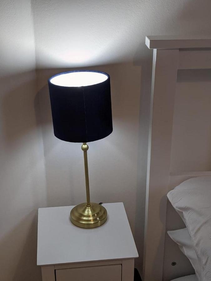 Glenclova - No 5 Bellyeoman, Bright Two Bedroom Apartment Dunfermline Buitenkant foto