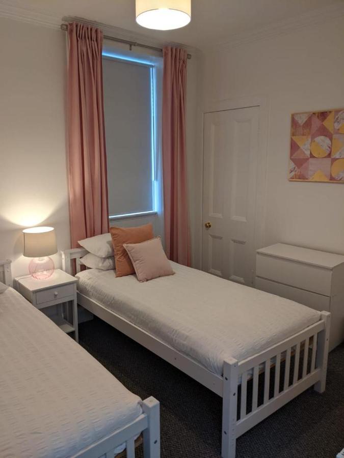 Glenclova - No 5 Bellyeoman, Bright Two Bedroom Apartment Dunfermline Buitenkant foto