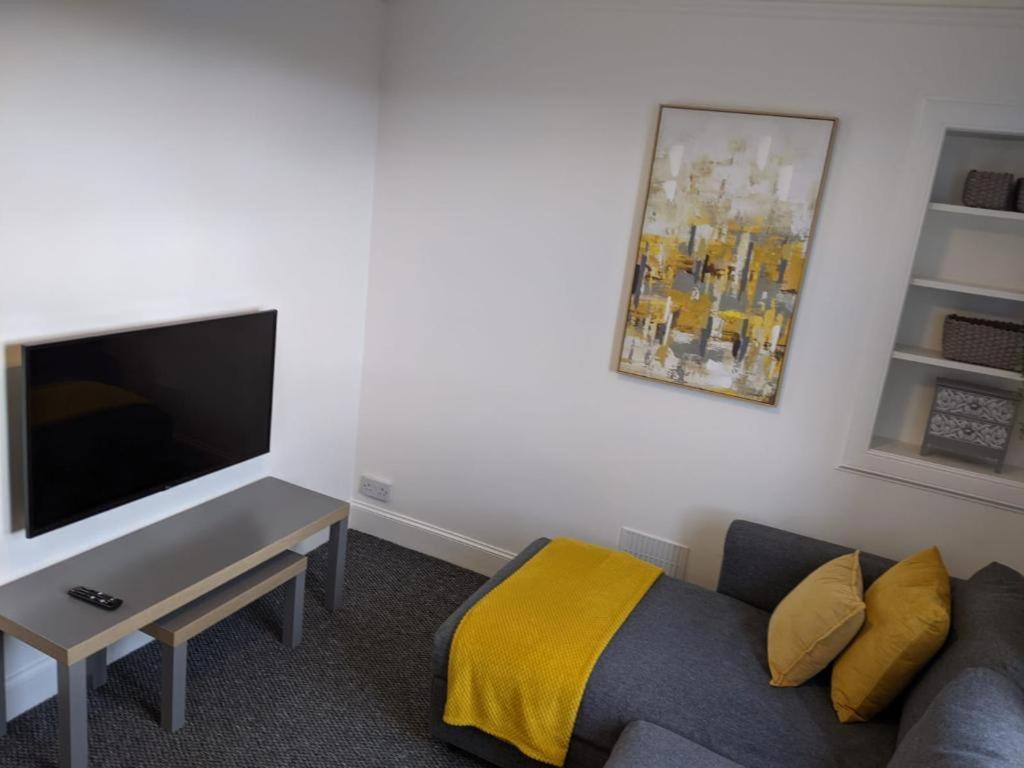 Glenclova - No 5 Bellyeoman, Bright Two Bedroom Apartment Dunfermline Buitenkant foto
